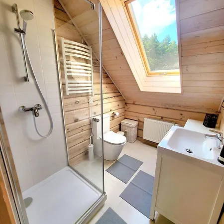 Grey Pine House Apartment *